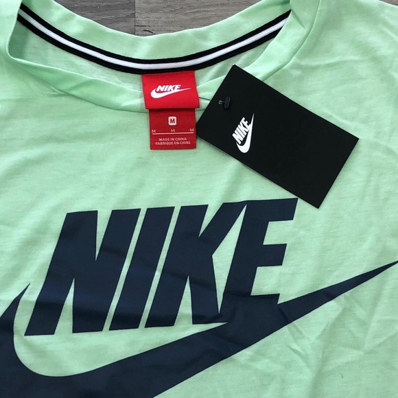 Nike Sportswear Essential Logo T-Shirt Fresh Mint - Picture 2 of 3